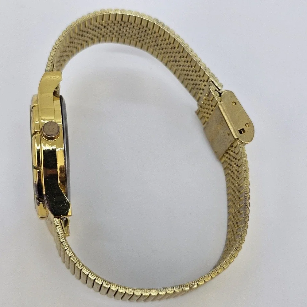 Riviera Watch Women‎ 32MM White Dial Gold Case Gold Bracelet Band New Battery
